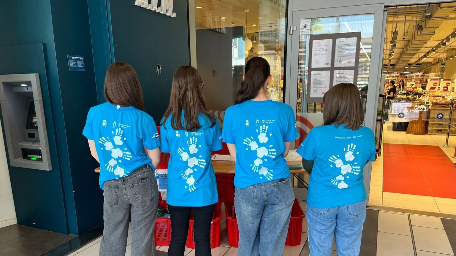 “CON LE MANI IN PASTA”